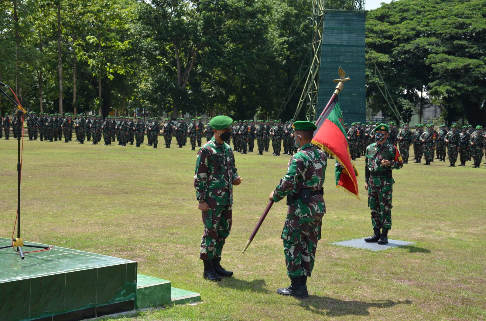 Danrem 073/Makutarama Lepas Keberangkatan Satgas Pamtas RI-PNG Yonif 410/Alugoro